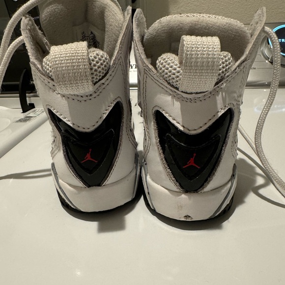 Boys size 11c Jordan’s true flight white - Picture 3 of 5